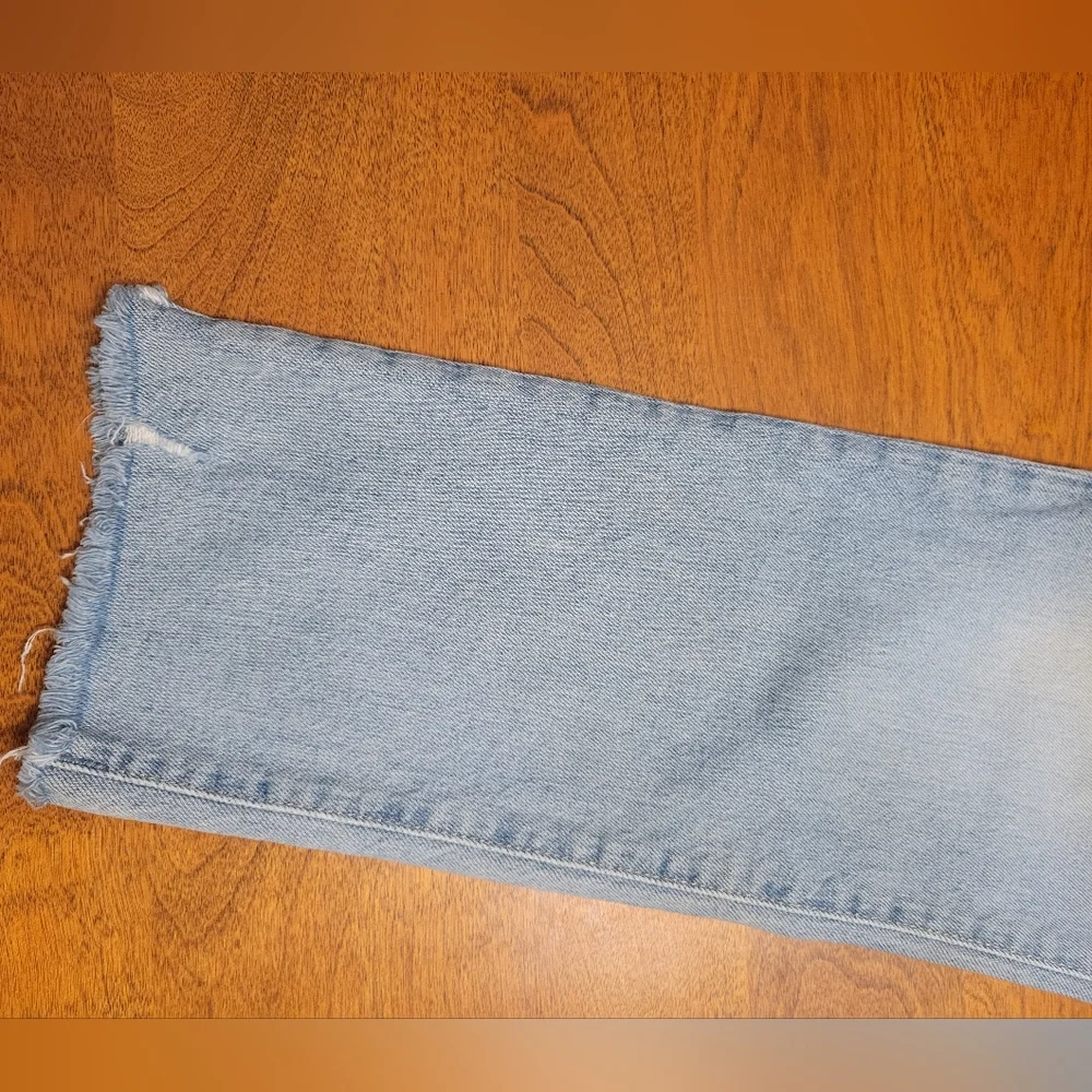 GAP Slim Boyfriend Jeans Light Blue Wash With Light Whiskering | Size 24R | 00 - Picture 6 of 11